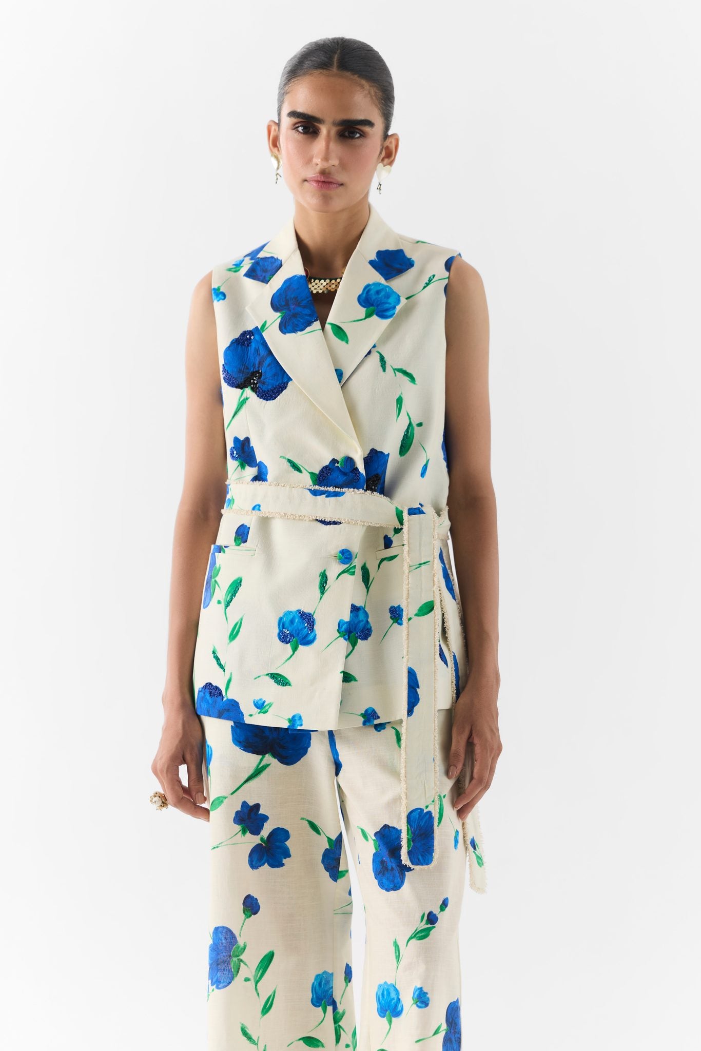 Back view of Moss Rose sleeveless blazer with tailored pants