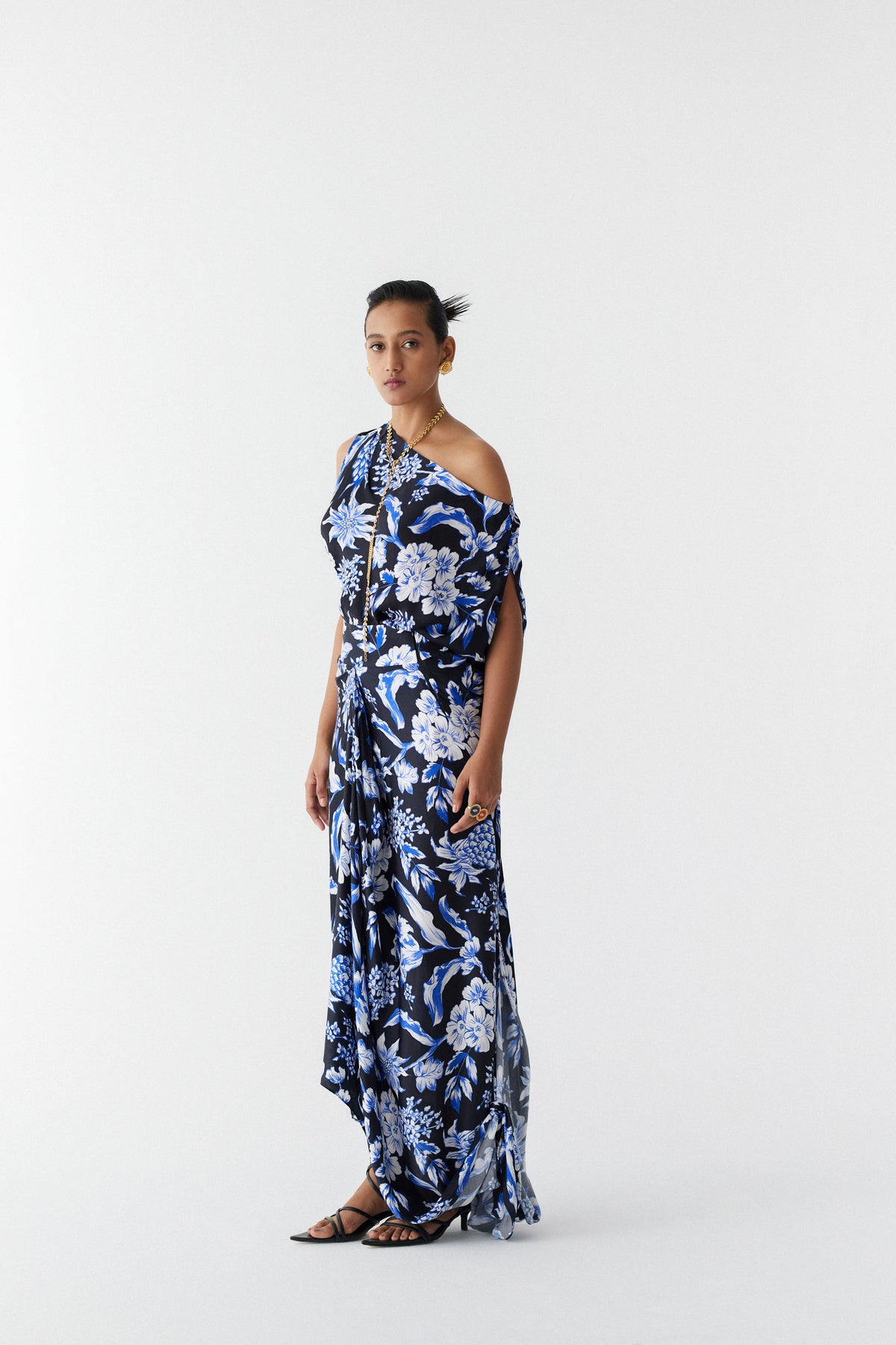 BLACK PINEAPPLE DRAPED TOP & KNOT SKIRT