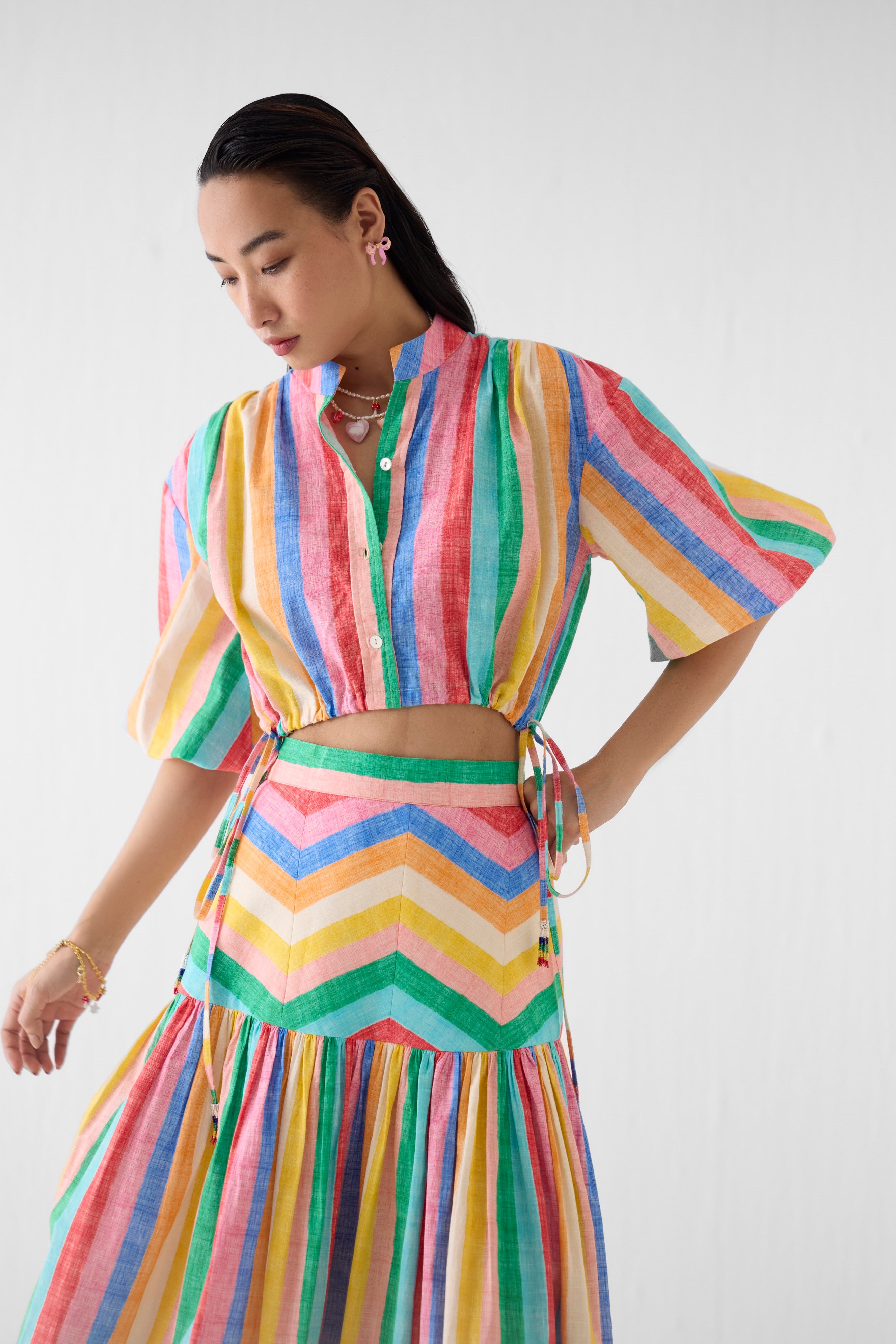 LEHER DRAWSTRING CROP SHIRT & GATHERED SKIRT