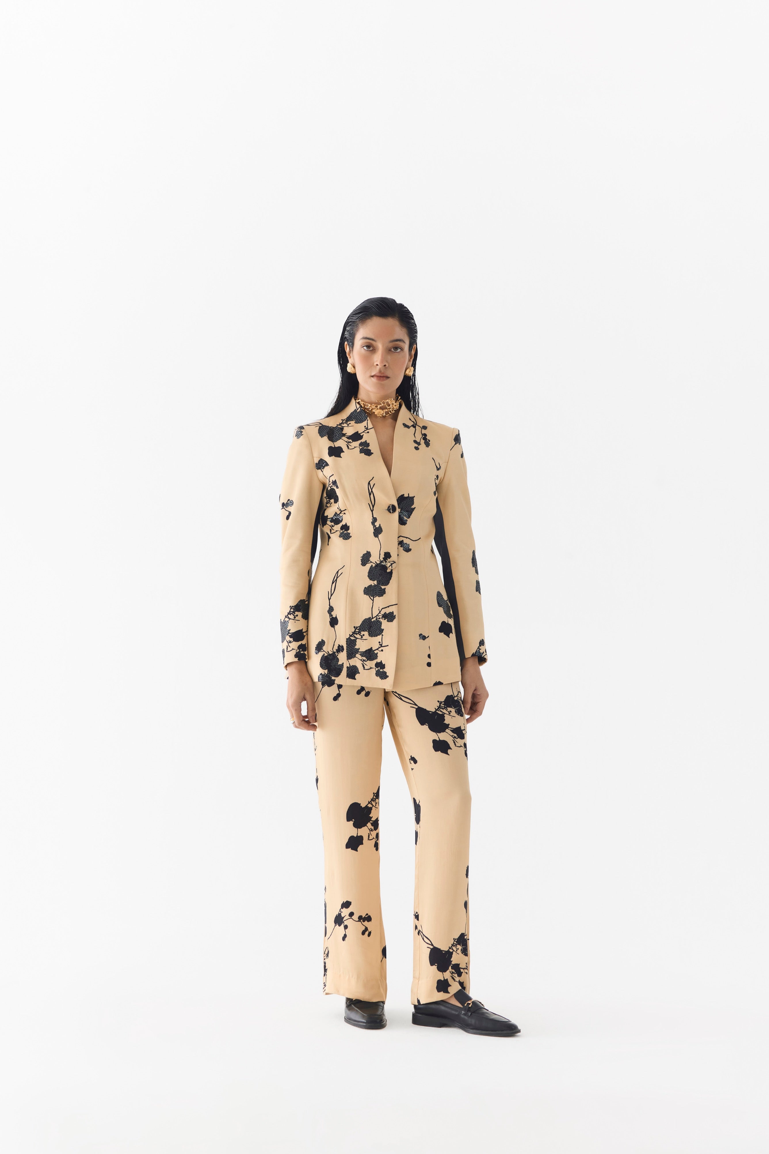 CREAM SAKURA BLAZER & STRAIGHT PANTS